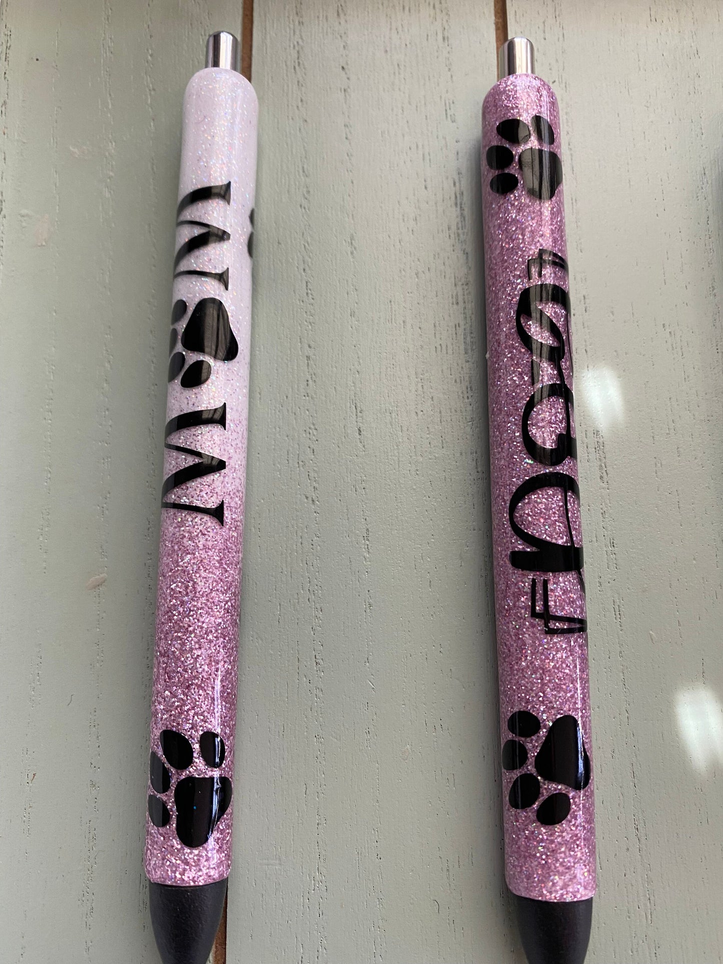 Dog mom Glitter Pens, Pink & White Dog Mom Glitter Gel Pens-Different colors to choose from. Dog Mom/Dog Mommy pens