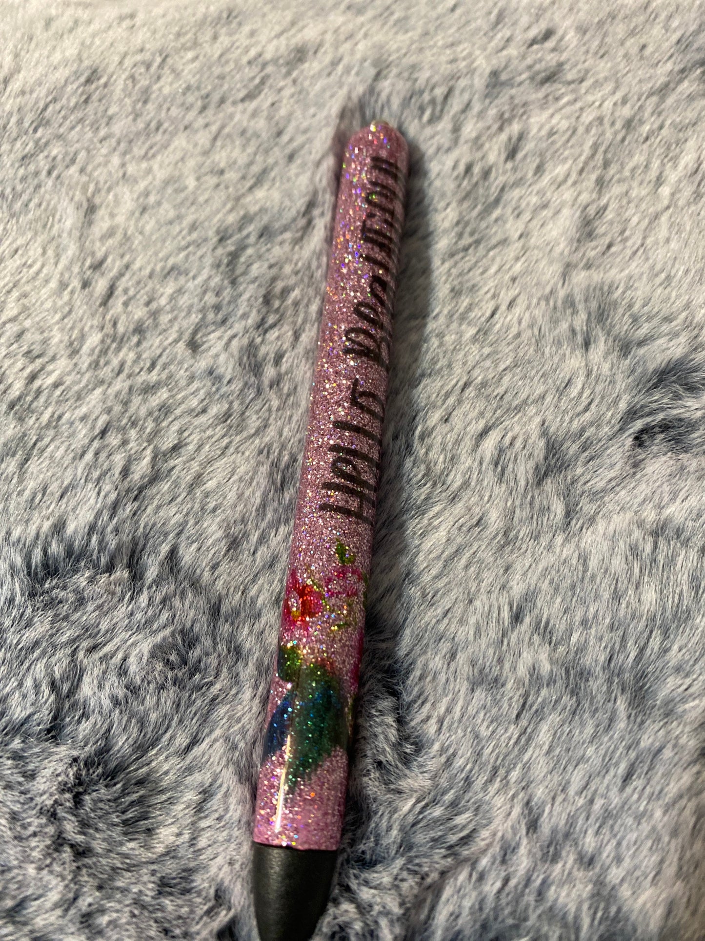 Hello Beautiful Glitter Gel Hummingbird pen.  The pictures do not so this pen justice.  It's a stunning soft pink with so much sparkle. MTO