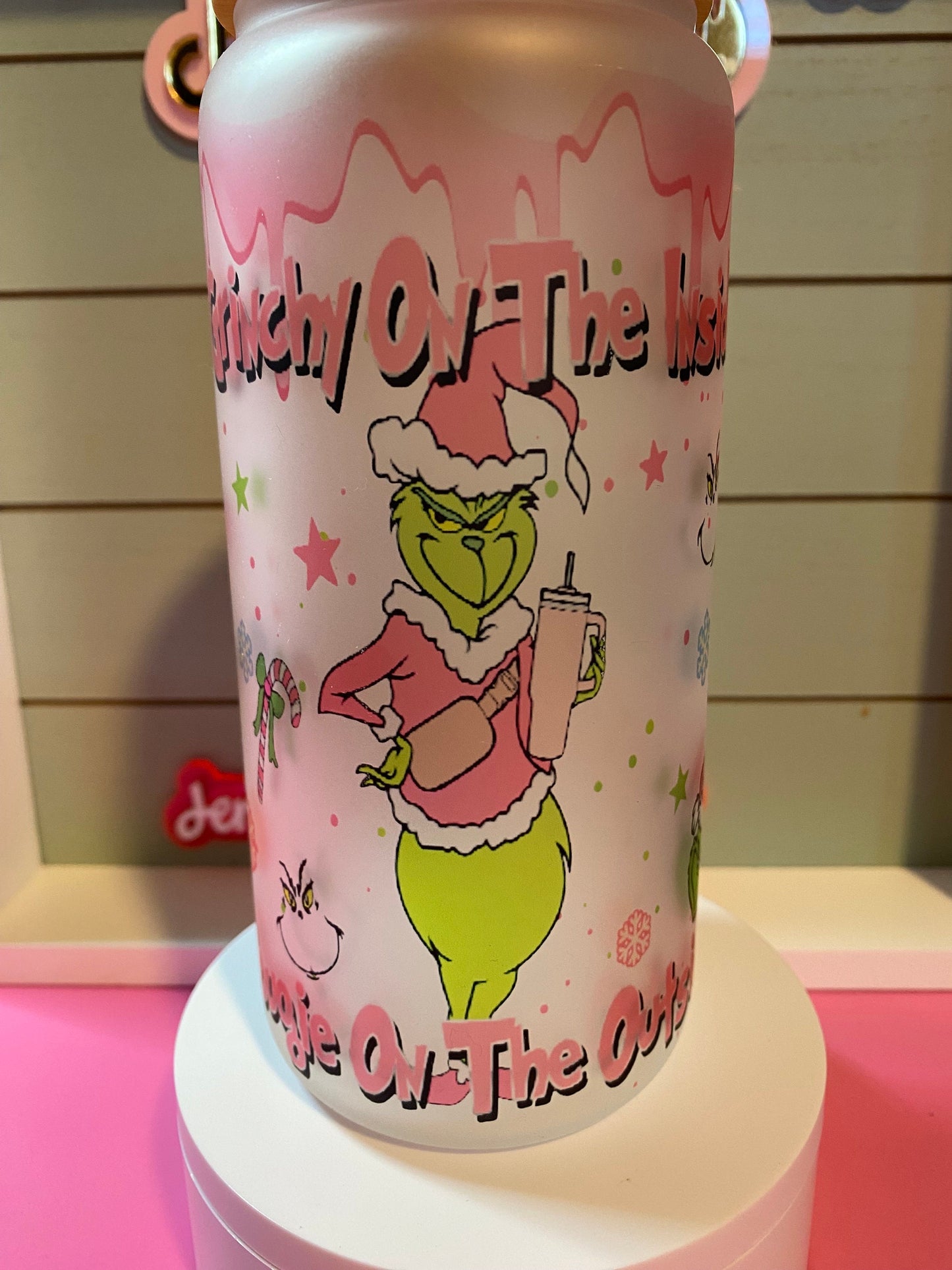 Grinch Bougie 20oz pink Christmas glass can tumbler /Christmas tumbler/Green guy Christmas tumbler. Bougie grinch