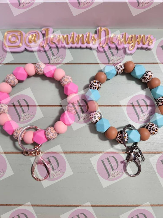 Beaded Bangle pink or blue leopard Keychain/beaded leopard print  Keychain/gifts for mom/anxiety beads/car accessory/boots leopard Keychain