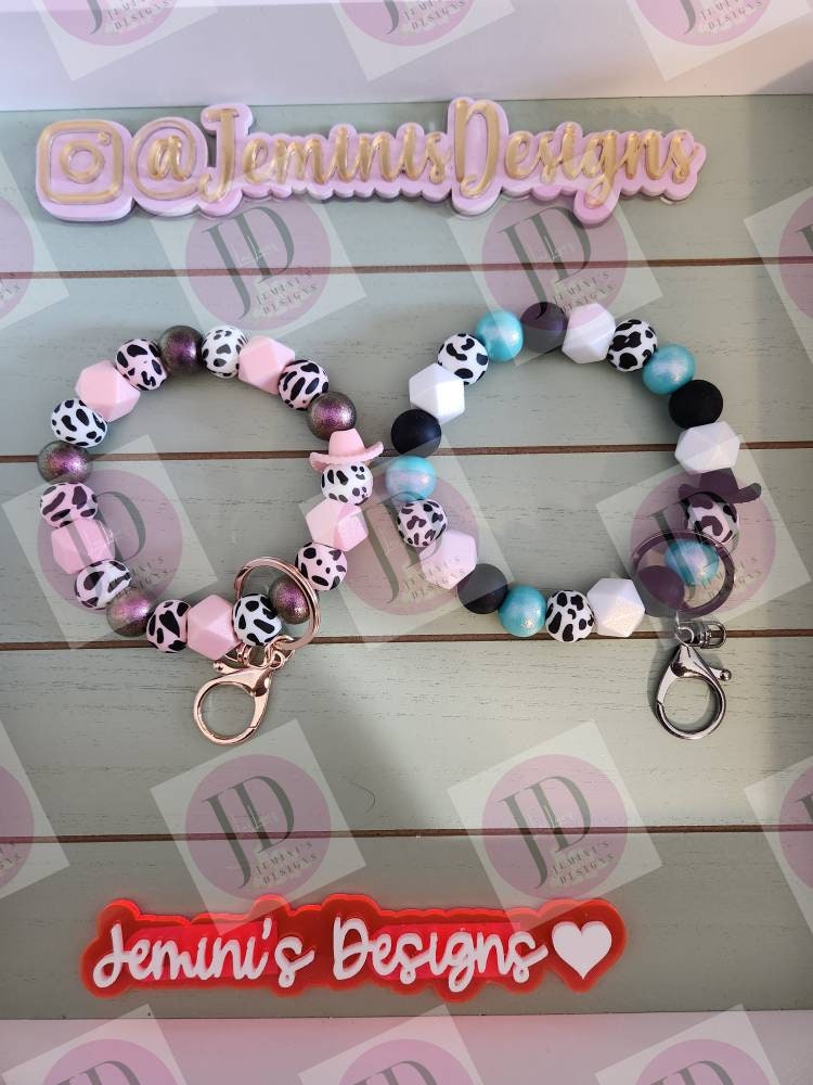 Beaded Bangle Cowboy hat pink or turquoise pearlized Keychain/beaded Bangle for her/pink or turquoise cowboy wristlet Bangle bracelet