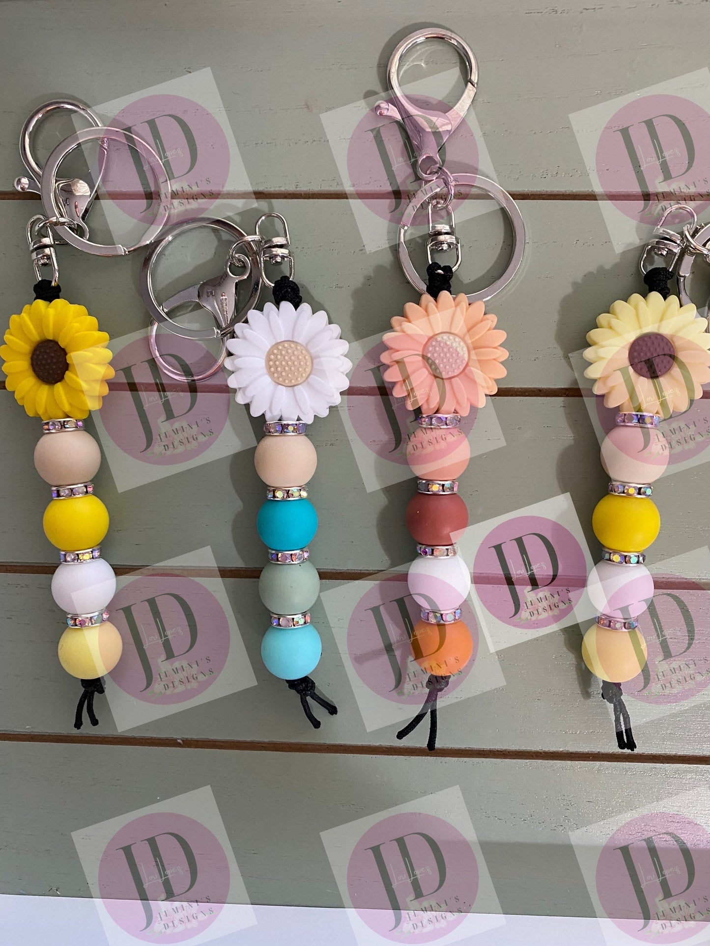 Ready to Ship Adorable Sunflower beaded Keychain/beaded Keychain & Sunflower dangle Keychain