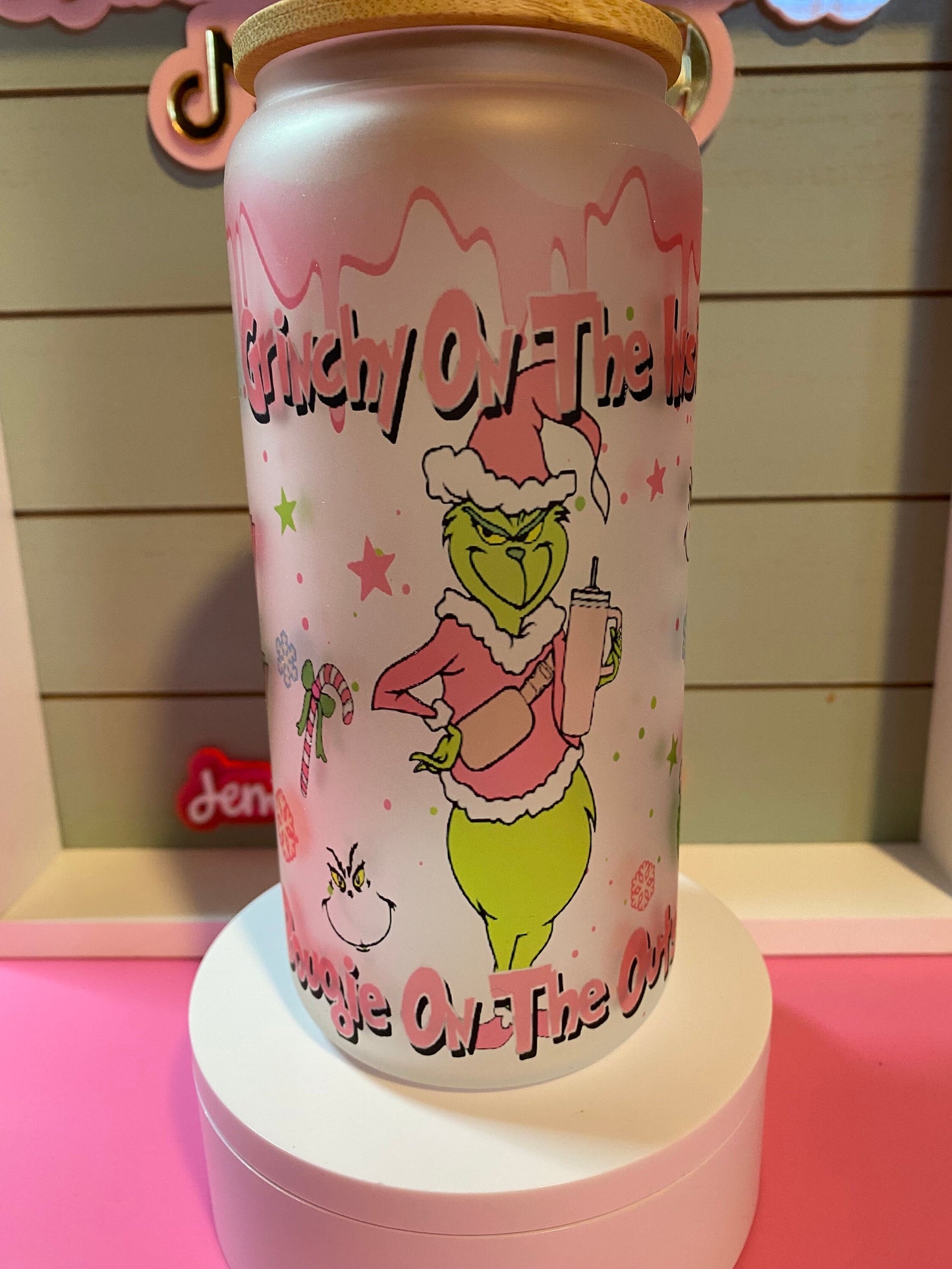 Grinch Bougie 20oz pink Christmas glass can tumbler /Christmas tumbler/Green guy Christmas tumbler. Bougie grinch