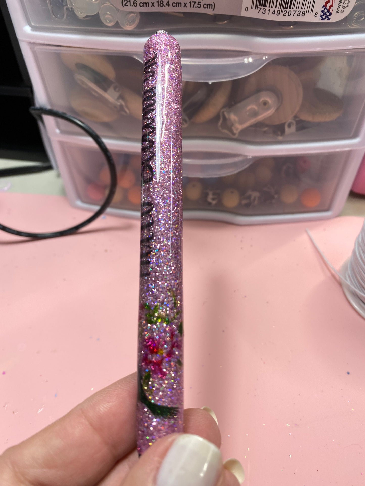 Hello Beautiful Glitter Gel Hummingbird pen.  The pictures do not so this pen justice.  It's a stunning soft pink with so much sparkle. MTO