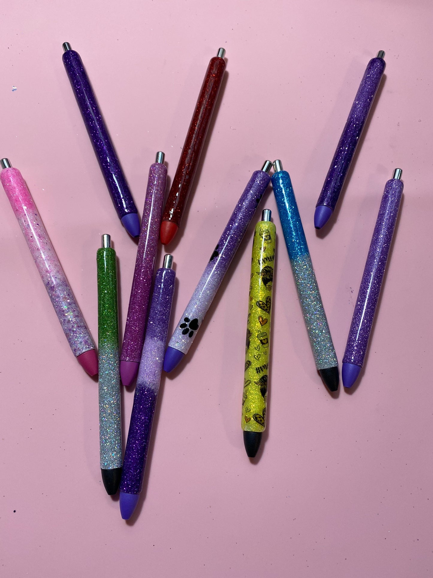 Pens ready for personalization.  Many options to choose from. One pen for the listing price.  Green, purple, blue, glitter UV Resin pens