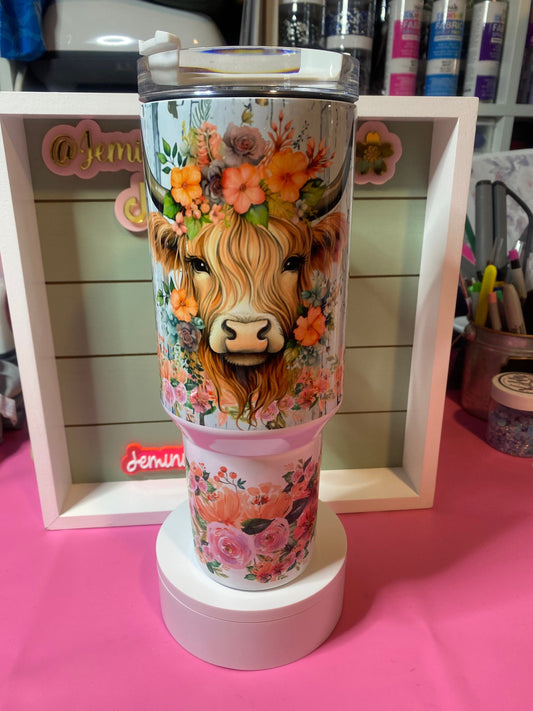 Highland Cow Peach floral, distressed wood and flowers, 40oz , pink, peach tumbler,  Highland cow & flowers  tumbler, gift for her