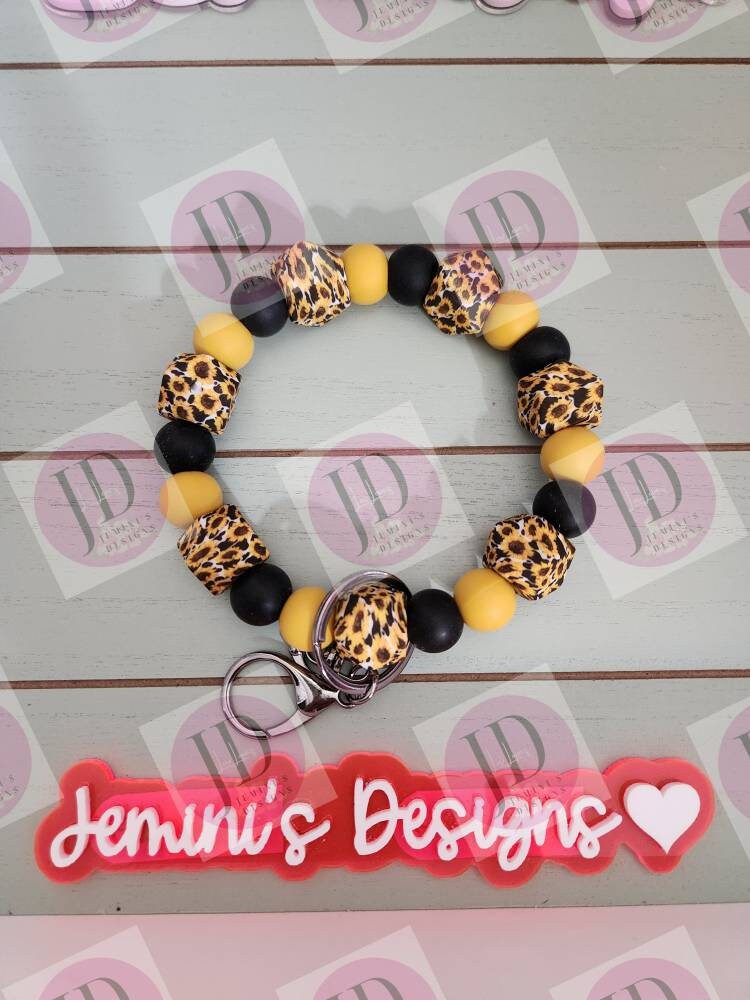 Sunflower beaded Keychain with large Sunflower beads.  Black and yellow sunflower beaded Keychain for her/beaded wristlet/bangle Keychain